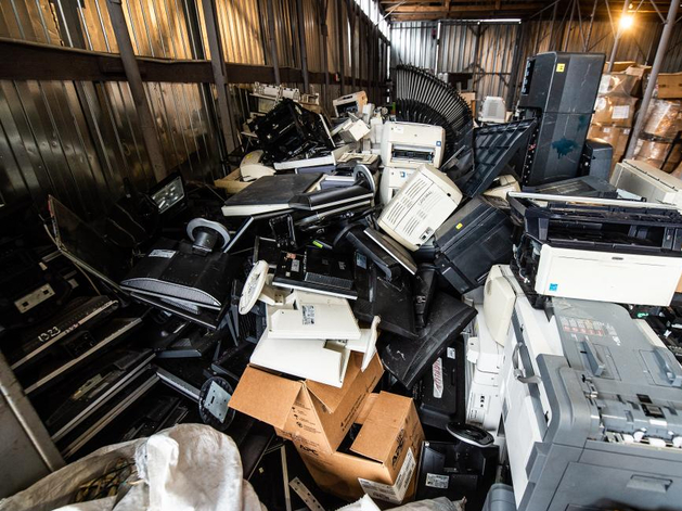Как выгодно освободить склады и офисы от вторсырья и отходов