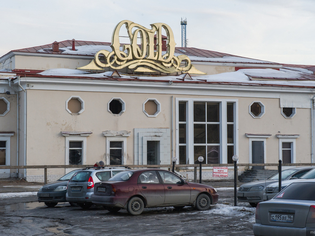 В Екатеринбурге на месте главного символа беззаботных нулевых откроют семейный ресторан
