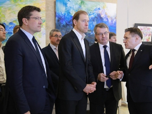 «Супер-ЭВМ и российское ПО». Денис Мантуров посетил ядерный центр в Сарове

