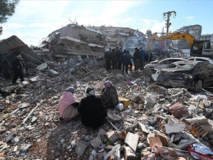  Число погибших от землетрясения в Турции и Сирии достигло почти 16 тыс. человек
