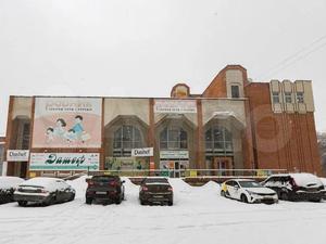 В Челябинске за 70 млн рублей продают дом культуры, ставший торговым центром