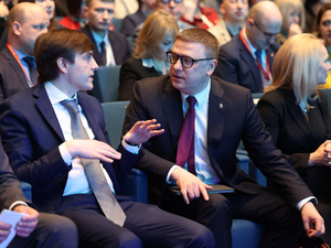 Министр просвещения РФ предложил Текслеру провести в Челябинске федеральный форум
