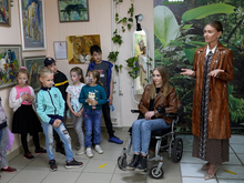 Екатеринбургскому зоопарку подарили анималистические картины уральской художницы