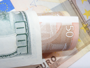 Евро ушел за 100. Курсы валют растут девять дней подряд 