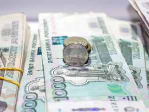 Бюджет РФ недополучит 2,5 трлн руб. из-за долгов по налогам