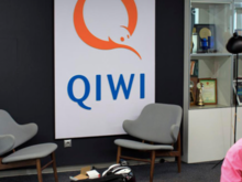 Qiwi ограничил вывод средств с кошельков клиентов. У ЦБ претензии к банку