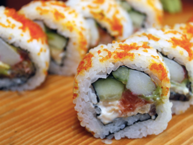 Рестораторы предупредили о росте цен на суши и роллы на 25%