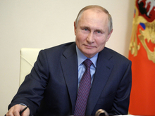 Владимир Путин внес в Госдуму поправки в законы о чрезвычайном и военном положениях