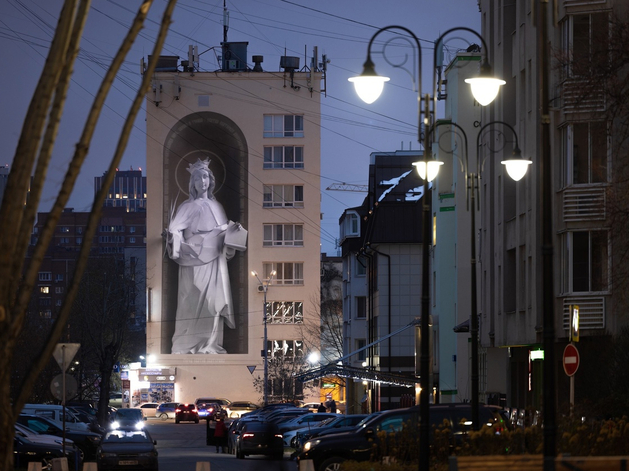 Святая Екатерина высотой с восьмиэтажный дом появилась в Екатеринбурге

