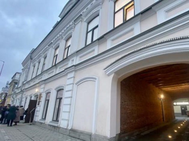 Еще один отреставрированный особняк в Екатеринбурге приобрел «жильцов»