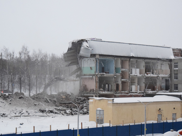В Екатеринбурге сносят завод, который раньше принадлежал семье Валерия Язева