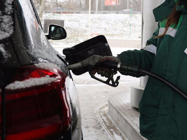 Перевозчики просят Владимира Путина вновь запретить экспорт бензина и дизеля
