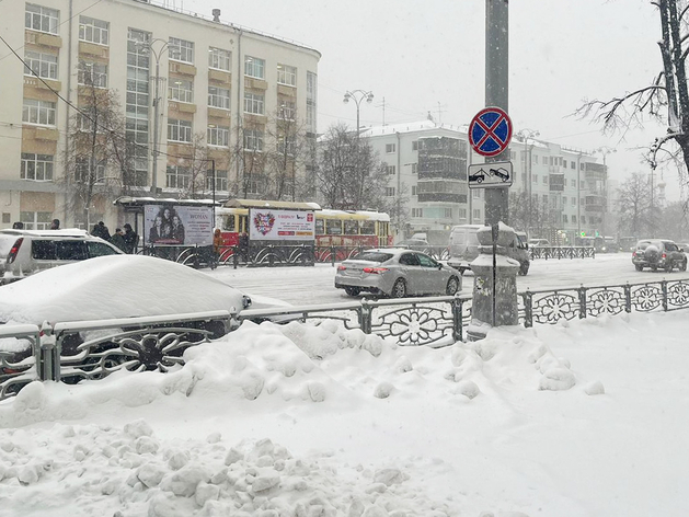 Власти Екатеринбурга предложили новый способ борьбы со снегом Власти Екатеринбурга предложили новый способ борьбы со снегом