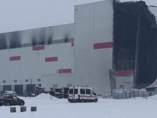 У Wildberries возникли проблемы с выплатой компенсаций после пожара на складе в Шушарах У Wildberries возникли проблемы с выплатой компенсаций после пожара на складе в Шушарах