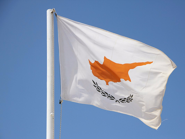 По требованию США. Банки Кипра закрывают счета гражданам РФ
