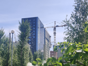 Корпорация «Маяк» перестроит офисник в центре Екатеринбурга в дом из «однушек»