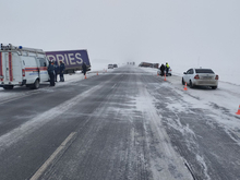 Из-за снегопадов на тюменских трассах введены ограничения. Выпало 40% месячной нормы