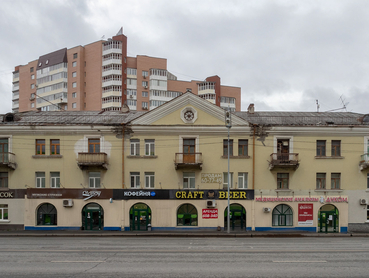 Советскую трехэтажку рядом с «Галереей Вояж» снесут в рамках КРТ в Тюмени