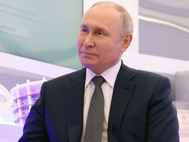 Владимир Путин анонсировал масштабное повышение зарплат медикам 
