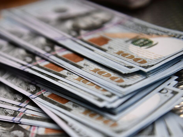 Бизнес жалуется на высокие комиссии при обязательной продаже валютной выручки