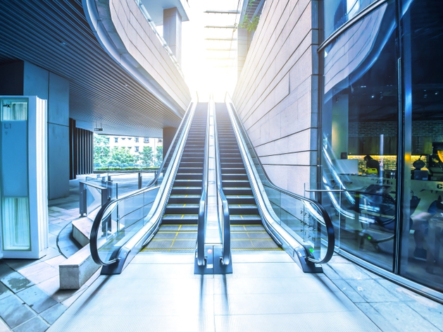 Европейская компания, входящая в группу Auchan, хочет продать 40 объектов в России