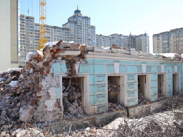 Компания «Чусовское озеро» уничтожила историческое здание в центре Екатеринбурга 
