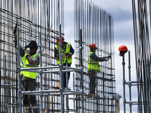 В Свердловской области выросла зарплата у рабочих в строительстве