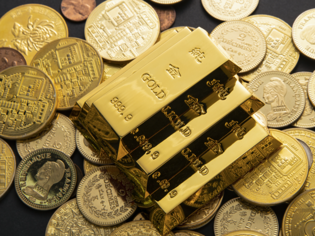 Цена на золото бьет исторические рекорды. Чего боятся инвесторы?

