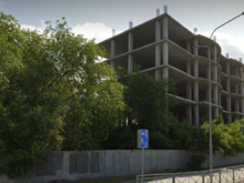 Под КРТ в Тюмени отдают долгострой, сотни гаражей и здание больницы