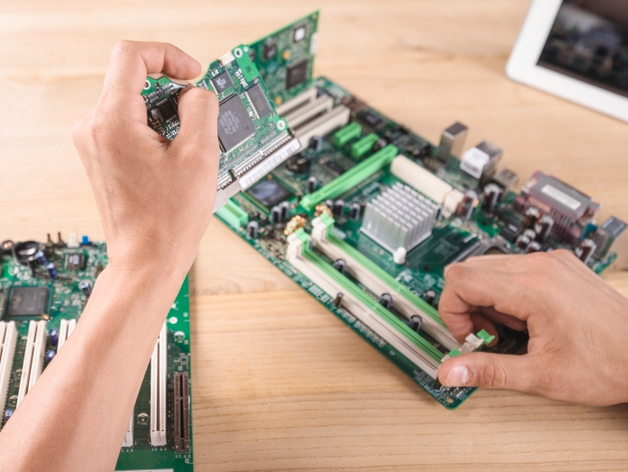 Производство электроники под угрозой остановки. Китайские банки блокируют платежи из РФ