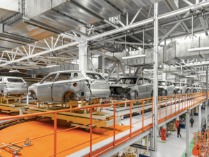 Бывший завод Mercedes в Подмосковье выходит из простоя. Он возобновит работу в мае 

