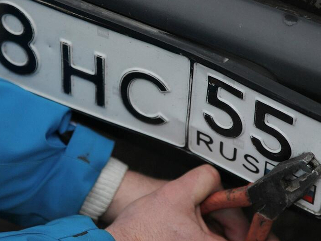 «666» и «ААА» теперь официально? Власти хотят заработать на «блатных» авто-номерах 35 млрд