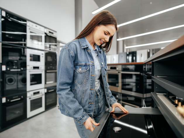 Падение прибыли и сокращение сотрудников. Что происходит с сетью «Ситилинк»?

