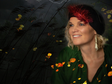 Проходящая сквозь стены            