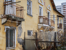 Жители домов на Вилонова и Летчиков согласились переехать в новые квартиры