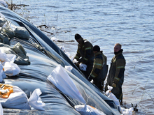 В отрезанные паводком тюменские села запустили речной теплоход