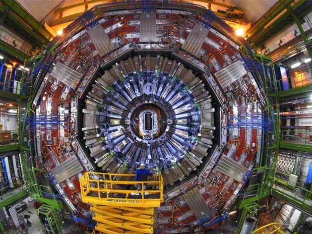 Возможен кадровый вакуум. Ученым из России закроют доступ к Большому адронному коллайдеру Возможен кадровый вакуум. Ученым из России закроют доступ к Большому адронному коллайдеру