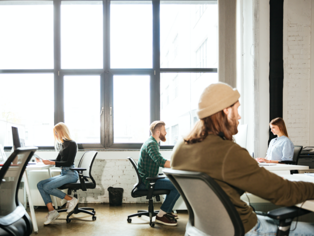 С 90-х многое изменилось. Ученые поспорили о конце «российской модели рынка труда»
С 90-х многое изменилось. Ученые поспорили о конце «российской модели рынка труда»