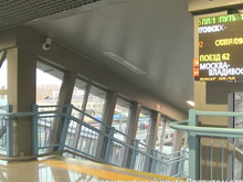 Пассажиры жалуются на головокружение в надземном переходе тюменского вокзала