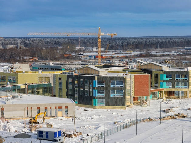 В корпусах второй очереди кампуса УрФУ завершается монтаж витражных конструкций В корпусах второй очереди кампуса УрФУ завершается монтаж витражных конструкций