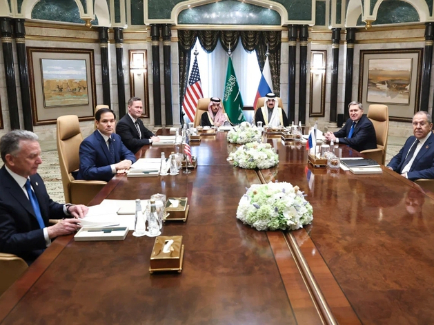 «Очень серьезный разговор по всем вопросам». Переговоры дипломатов РФ и США завершены «Очень серьезный разговор по всем вопросам». Переговоры дипломатов РФ и США завершены