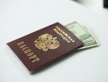 Аналитики назвали риски падения доллара для российского малого и среднего бизнеса