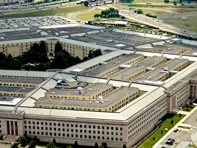 Пентагон поставил на паузу военную помощь Украине Пентагон поставил на паузу военную помощь Украине