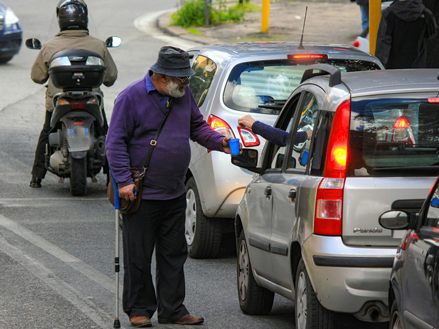 За чертой бедности в 2024 г. осталось 10,5 млн россиян За чертой бедности в 2024 г. осталось 10,5 млн россиян