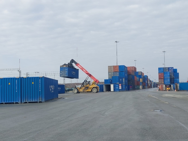 США могут еще раз увеличить пошлины на товары из Китая — до 245%