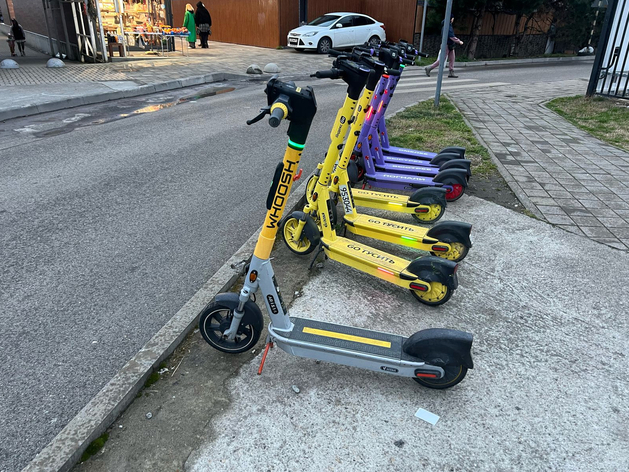 «Яндекс» хочет ввести квоты на число самокатов и ограничить их скорость до 20 км/ч