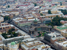 Смольный ответит на жалобы жителей Центрального района запретом веранд на Невском