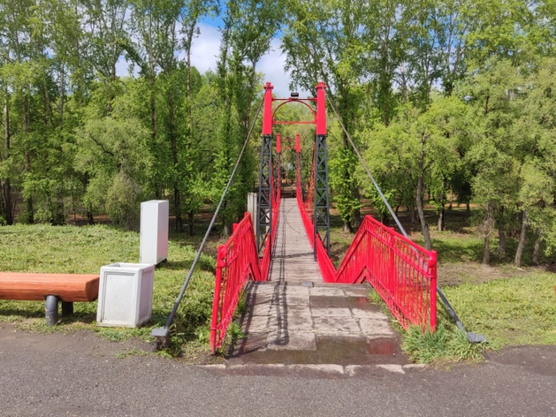 Красный мост в Ирбите Красный мост в Ирбите