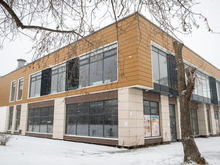 Двухэтажный заброшенный самострой рядом с остановкой Большакова сохранят