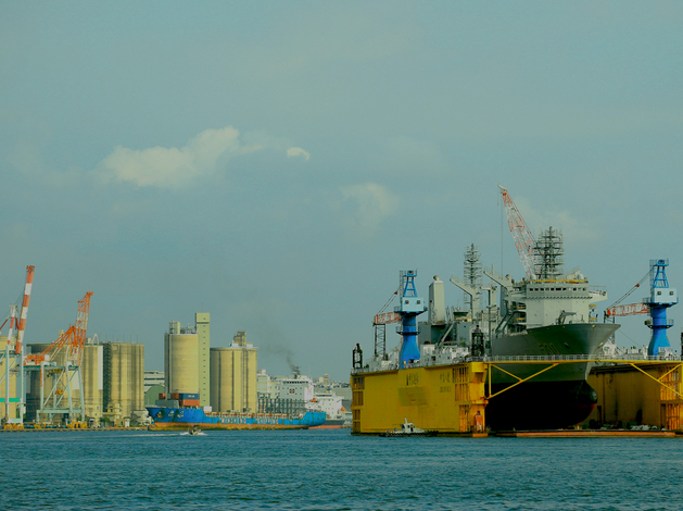 Лондон заявил о крупнейших санкциях против нефтеналивных танкеров с сырьем из России Лондон заявил о крупнейших санкциях против нефтеналивных танкеров с сырьем из России